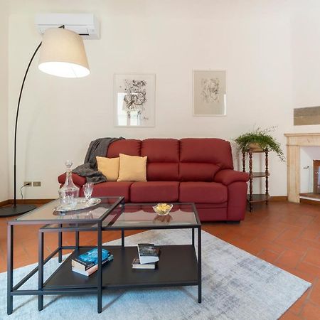 110 Sqm Apartment 6 Sleeps In Santa Croce Florenz Exterior foto