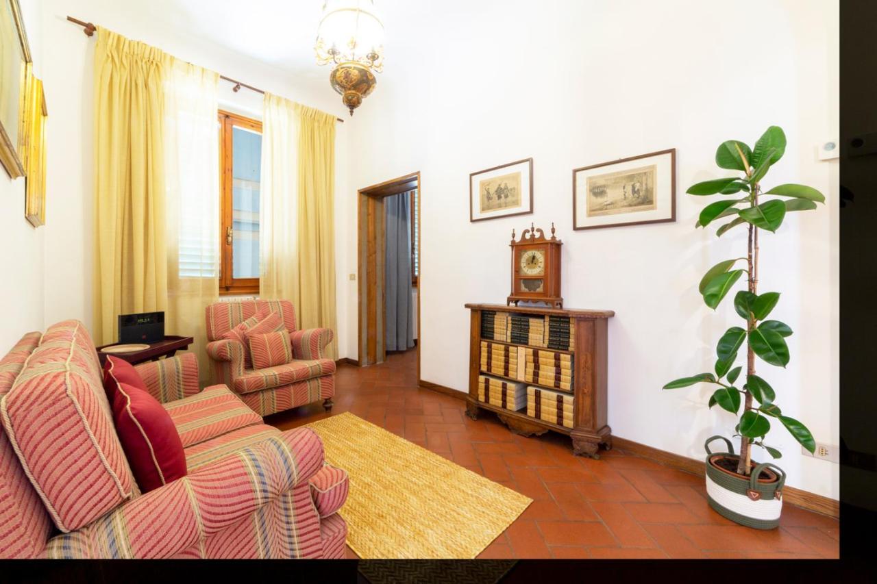 110 Sqm Apartment 6 Sleeps In Santa Croce Florenz Exterior foto