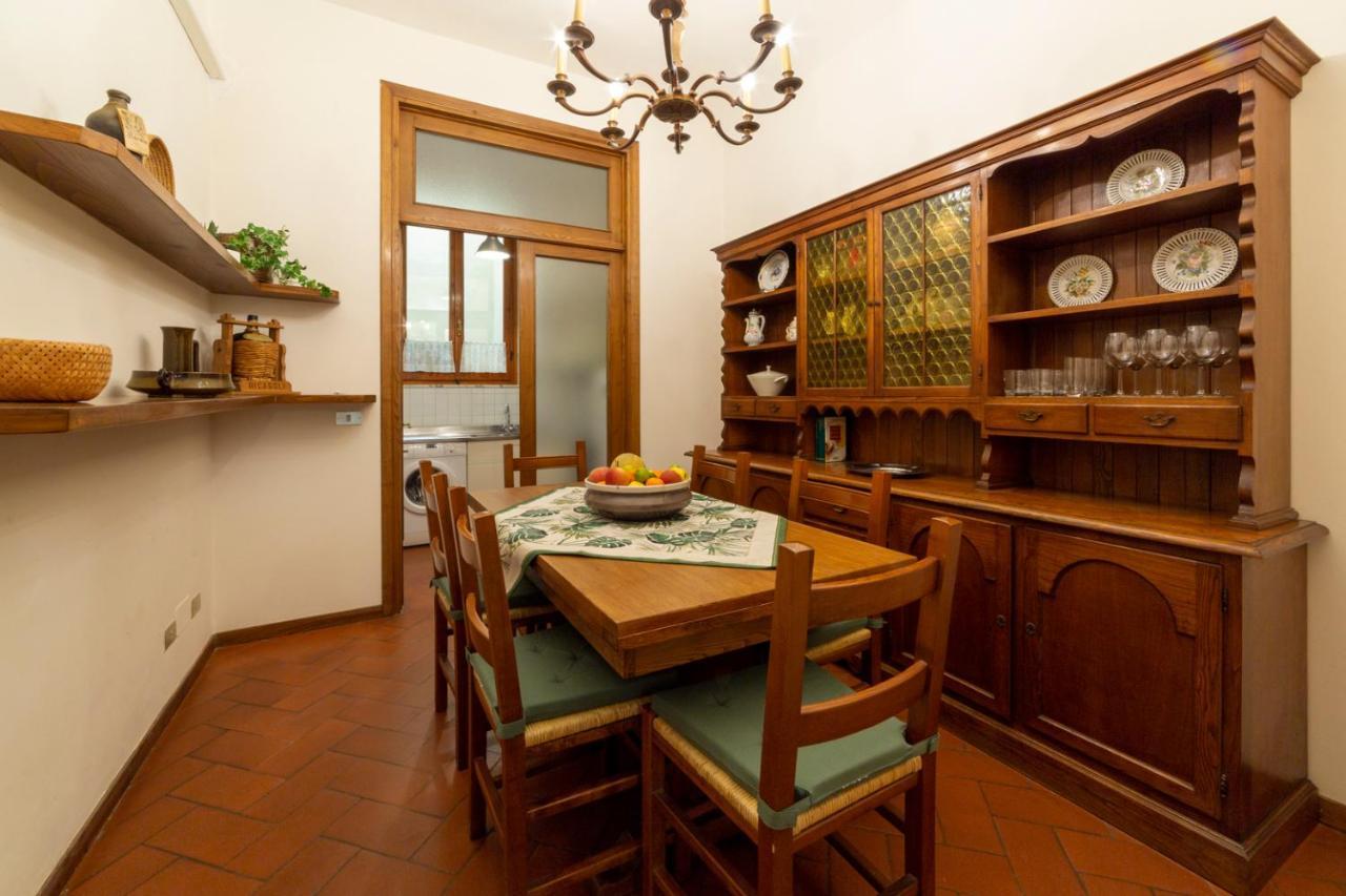 110 Sqm Apartment 6 Sleeps In Santa Croce Florenz Exterior foto