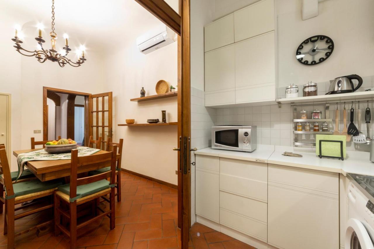110 Sqm Apartment 6 Sleeps In Santa Croce Florenz Exterior foto