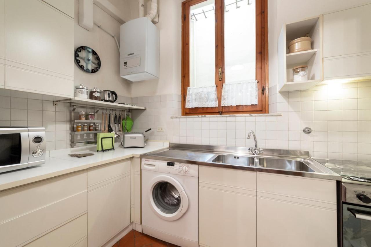 110 Sqm Apartment 6 Sleeps In Santa Croce Florenz Exterior foto