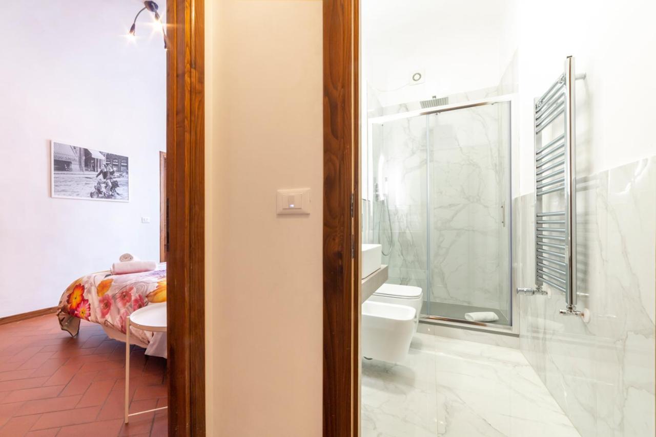 110 Sqm Apartment 6 Sleeps In Santa Croce Florenz Exterior foto